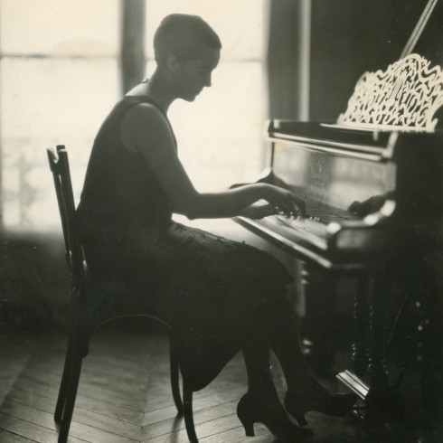 Pianist Eve Curie © 2021 James Abbe Archive