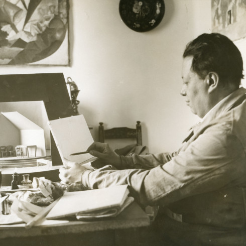 Diego Rivera in his studio, Mexico City, 1928 © 2021 James Abbe Archive
