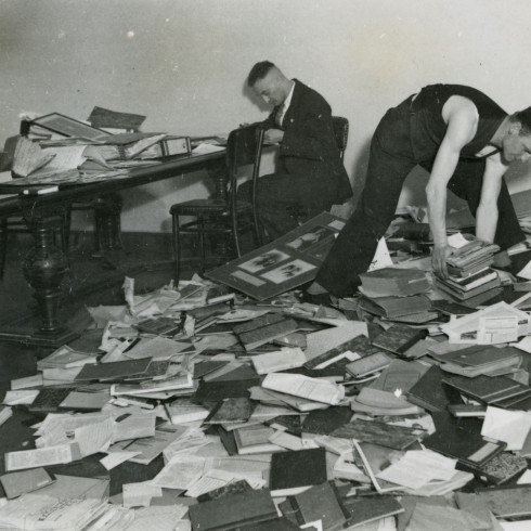 Blacklisted books collected by the Students' Political Club, Berlin University, 1933 © 2021 James Abbe Archive