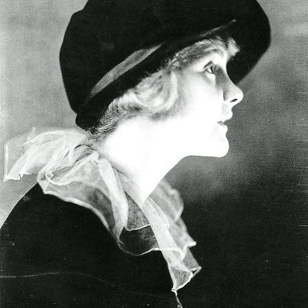 Portrait of actress Jeanne Eagles, first photograph printed on the cover of Saturday Evening Post magazine © 2021 James Abbe Archive