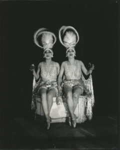 Dolly Sisters © James Abbe Archive