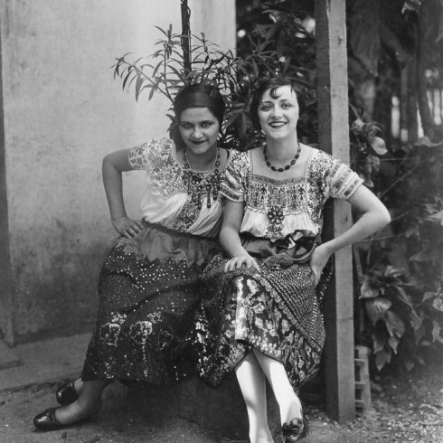 The woman on the right of frame is the daughter to the Mexican ambassador to Cuba (the identity of the other subject unknown) © James Abbe Archive 2021